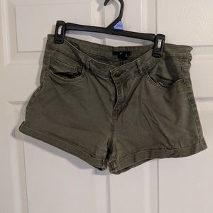 H&M Olive Shorts Streth Fabric Size 10